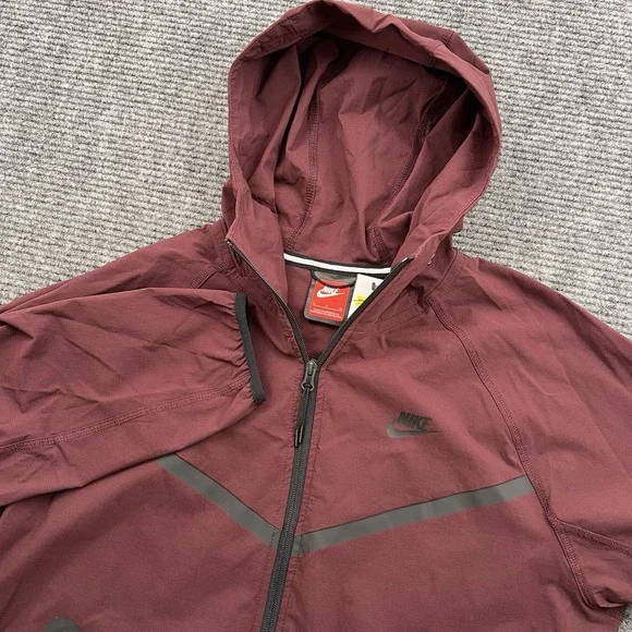 Nike Tech Woven Windbreaker Hooded Jacket Burgundy HM7151 Men's Small NWT $145 - Picture 1 of 6